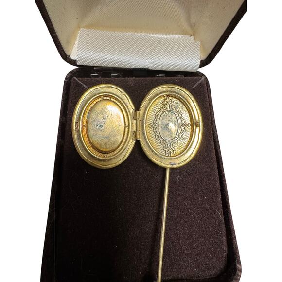 Brooch / Stick Pin / Cameo / Locket / Gold tone / Shell / Antique - Picture 2 of 3